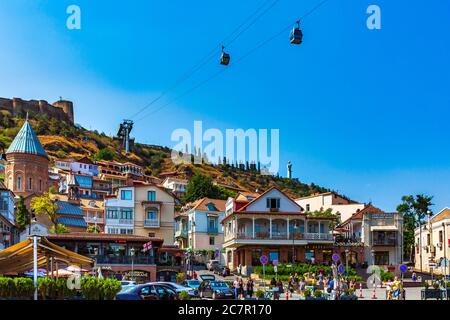 Tbilissi (Géorgie) - 25 août 2019 : paysage urbain de la vieille ville de Narikala aera Banque D'Images