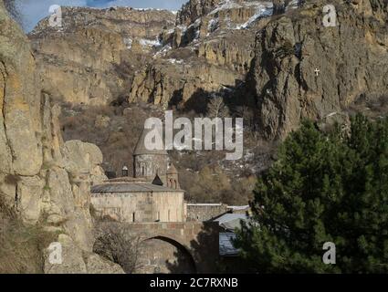 Le complexe du monastère de Geghard dans la région de Kotayk en Arménie. Banque D'Images