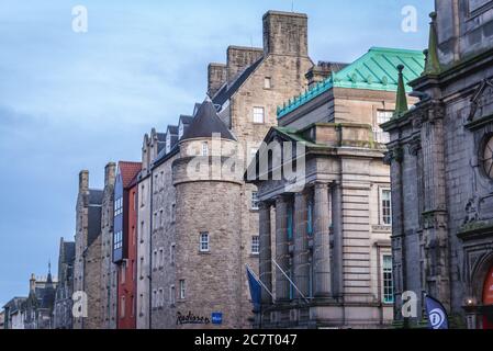 Bâtiments sur High Street à Édimbourg, la capitale de l'Écosse, une partie du Royaume-Uni Banque D'Images