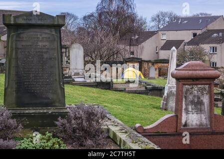 Tente sur le terrain de New Calton Burial sur les pentes sud-est de Calton Hill à Édimbourg, la capitale de l'Écosse, une partie du Royaume-Uni Banque D'Images