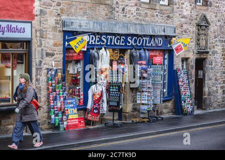 Boutique de cadeaux Prestige Scotland sur Canongate Street, une partie de Royal Mile à Édimbourg, la capitale de l'Écosse, une partie du Royaume-Uni Banque D'Images