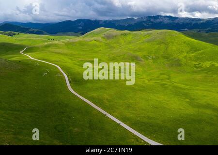 Vue aérienne du paysage autour du lac Vrazje, Durmitor, Monténégro, Europe Banque D'Images