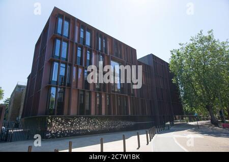 Le bâtiment Beecroft, partie du département de physique de l'Université d'Oxford à Oxford, au Royaume-Uni, pris le 25 juin 2020 Banque D'Images