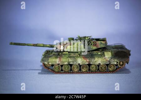 Modèle de char Tiger de la Seconde Guerre mondiale. Sur un arrière-plan isolé. Banque D'Images