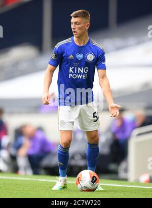 Luke Thomas de Leicester City pendant le match de la Premier League au Tottenham Hotspur Stadium, Londres. Banque D'Images