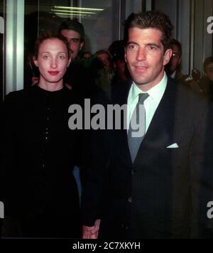 JFK Jr. Carolyn Bessette-Kennedy, sans date, photo de John Barrett/PHOTOlink Banque D'Images