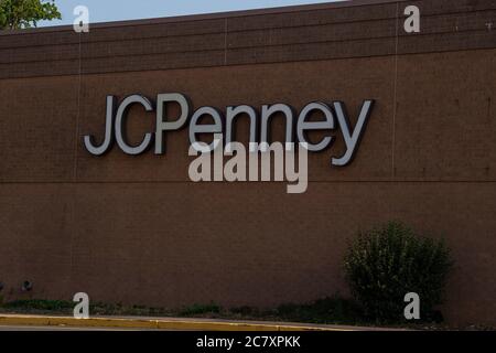 Staten Island, New York, États-Unis. 19 juillet 2020. Vue générale du panneau JC Penney au centre commercial Staten Island Mall de Staten Island, New York. Crédit obligatoire : Kostas Lymperopoulos/CSM/Alay Live News Banque D'Images