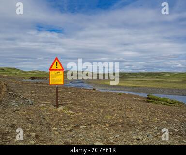 Islande, sud de l'intérieur des terres, Fjallabaki, 6 juillet 2018 : traversée de la rivière Banque D'Images