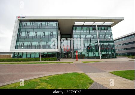 Motherwell, Écosse, Royaume-Uni. 20 juillet 2020 en photo : les responsables de la santé enquêtent sur un groupe de cas Covid-19 dans un centre d'appels en Écosse qui effectue la recherche des contacts pour le NHS. La firme AMÉRICAINE Sitel a confirmé dimanche que son centre d'appels de Motherwell, dans le Lanarkshire du Nord, avait subi une « épidémie locale » d'infections. Crédit : Colin Fisher/Alay Live News. Banque D'Images