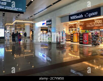 Muscat, Oman - 16 février 2020 : intérieur du terminal de départ de l'aéroport international de Muscat, Oman. Banque D'Images