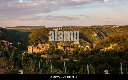 Vue panoramique sur le château des « Rheinfels », Saint Goar, Allemagne, Europe Banque D'Images