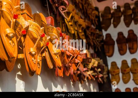 Pendjabi Jutti fait main de la foire de l'artisanat de Surajkund Banque D'Images