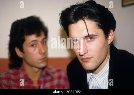 Richard Barbieri et Steve Jansen des frères Dolphin lors d'une photo sur Virgin Records. Londres, le 30 septembre 1987 | utilisation dans le monde entier Banque D'Images