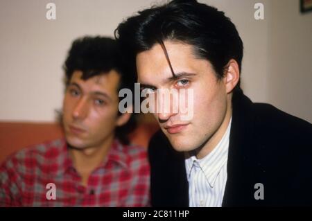 Richard Barbieri et Steve Jansen des frères Dolphin lors d'une photo sur Virgin Records. Londres, le 30 septembre 1987 | utilisation dans le monde entier Banque D'Images