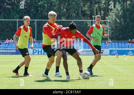 EINDHOVEN, PAYS-BAS - JUILLET 20: Noni Madueke de PSV Eindhoven vu lors de la première formation de la saison de PSV le 20 juillet 2020 à Eindhoven, pays-Bas. Banque D'Images