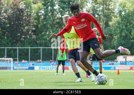 EINDHOVEN, PAYS-BAS - JUILLET 20: Noni Madueke de PSV Eindhoven vu lors de la première formation de la saison de PSV le 20 juillet 2020 à Eindhoven, pays-Bas. Banque D'Images