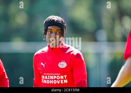 EINDHOVEN, PAYS-BAS - JUILLET 20: Noni Madueke de PSV Eindhoven vu lors de la première formation de la saison de PSV le 20 juillet 2020 à Eindhoven, pays-Bas. Banque D'Images