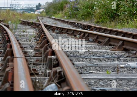 Les bâtiments abandonnés sur le quai, les anciennes écluses et unités de stockage ont laissé vides pendant des années Banque D'Images