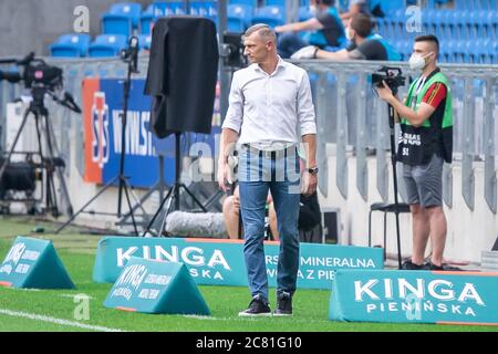 Poznan, Pologne. 19 juillet 2020. Dariusz Zuraw entraîneur de Lech Poznan pendant le match PKO polonais Ekstraklasa entre Lech Poznan et Jagiellonia Bialystok au stade municipal de Poznan.score final; Lech Poznan 4:0 Jagiellonia Bialystok. Crédit : SOPA Images Limited/Alamy Live News Banque D'Images