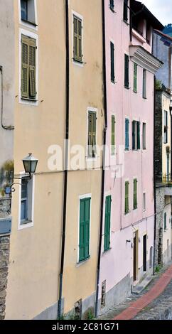 Village ligure de Dolceacqua, Imperia, Italie Banque D'Images