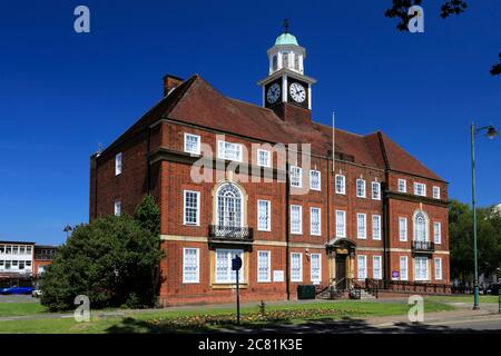 Hôtel de Ville de Letchworth, jardins de Broadway, Letchworth Garden City, Hertfordshire, England, UK Banque D'Images