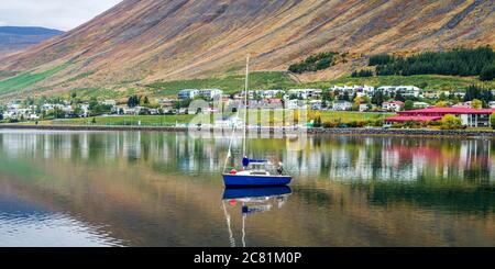 Ville d'Isafjorour, dans la municipalité d'Isafjaroarbaer; Isafjorour, région de Westfjords, Islande Banque D'Images