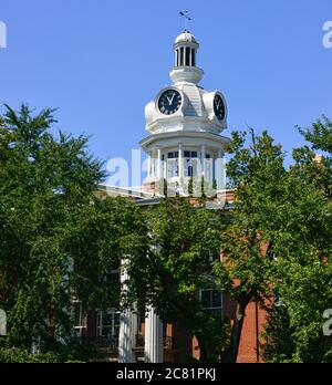 Le majestueux palais de justice du comté de Rutherford avec son dôme de tour d'horloge et coupole sur la place publique à Murfreesboro TN, États-Unis Banque D'Images