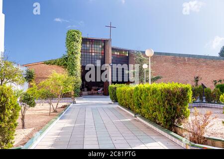 Notre Dame de Carmen Paroisse dans la Calle Ancha du village Punta Umbria, Huelva, Espagne Banque D'Images