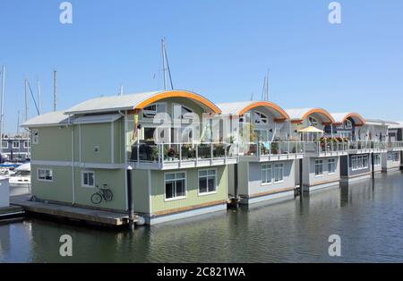 Maisons flottantes, marina de Mosquito Creek, North Vancouver, Colombie-Britannique, Canada Banque D'Images