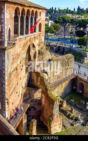 Rome - 8 mai 2014 : visite de la Maison des Chevaliers de Rhodes sur le Forum d'Auguste, Rome, Italie. Ancien bâtiment célèbre dans le centre de Rome, attraction touristique Banque D'Images