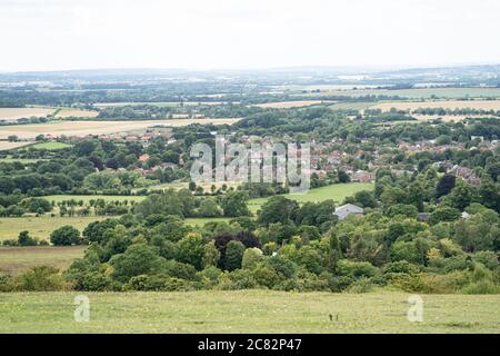 Village de Watlington de Watlington Hill, la région des collines Chiltern de beauté naturelle exceptionnelle. Oxfordshire, Royaume-Uni Banque D'Images