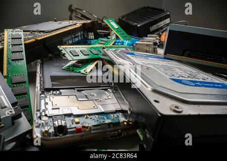 Vue rapprochée des déchets électroniques informatiques Banque D'Images