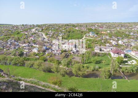 Trebujeni / Moldova - 15 mai 2020 : vue panoramique sur le paysage aérien depuis le dessus du village de Trebujeni Banque D'Images