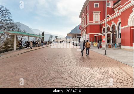 Lugano, Tessin, Suisse - 19 février 2020 : la gare de Lugano est la principale gare ferroviaire de la ville de Lugano, dans le canton suisse de Tic Banque D'Images