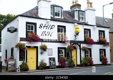 Vue frontale du pub Ship Inn sur Melrose Street, aux frontières écossaises Banque D'Images