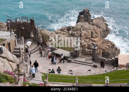 Répétition de « The Secret Garden » au Minack Theatre, Porthcurno, Cornwall, Royaume-Uni Banque D'Images