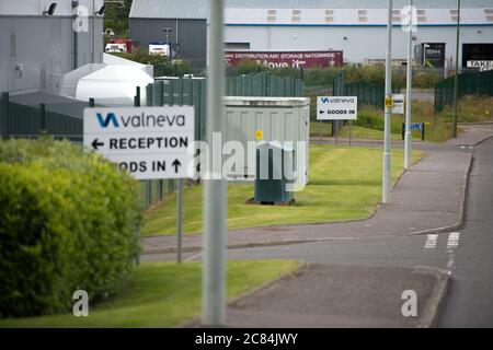 Livingston, Écosse, Royaume-Uni. 21 juillet 2020. Photo : l'usine de la société pharmaceutique Valneva, située à Livingston, en Écosse, développe un vaccin inactivé contre le virus et le gouvernement devrait contribuer au coût des essais cliniques. Des financements sont également en cours de négociation pour étendre le site écossais afin de permettre la production de jusqu'à 100 millions de doses pour le Royaume-Uni et le monde entier. Crédit : Colin Fisher/Alay Live News Banque D'Images