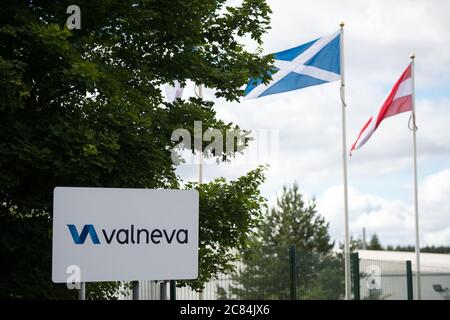 Livingston, Écosse, Royaume-Uni. 21 juillet 2020. Photo : l'usine de la société pharmaceutique Valneva, située à Livingston, en Écosse, développe un vaccin inactivé contre le virus et le gouvernement devrait contribuer au coût des essais cliniques. Des financements sont également en cours de négociation pour étendre le site écossais afin de permettre la production de jusqu'à 100 millions de doses pour le Royaume-Uni et le monde entier. Crédit : Colin Fisher/Alay Live News Banque D'Images