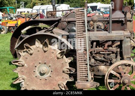 Vintage Rusty case Tractor exposé à Harewood Steam Fair, Harewood, West Yorkshire, Angleterre, Royaume-Uni. Banque D'Images