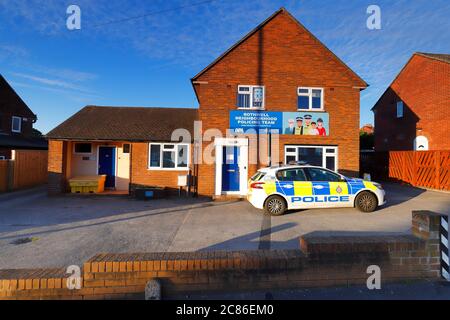 Le poste de police de Rothwell, sur la route Haigh, à Leeds est, n'est plus ouvert au public. Banque D'Images