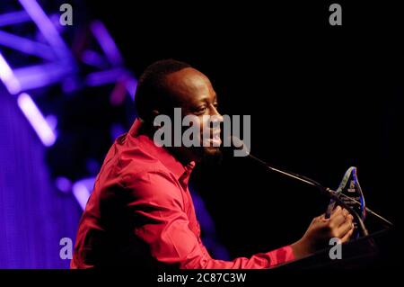 Wyclef Jean se produit à l'intérieur des ASCAP Pop Music Awards 2009 à l'hôtel Renaissance à Hollywood. Crédit : Jared Milgrim/accès photo Banque D'Images