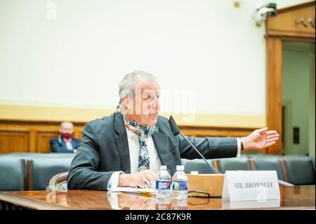 Ian Brownlee, sous-secrétaire principal adjoint, Bureau des affaires consulaires, département d'État des États-Unis comparaît devant une audience de la Commission des affaires étrangères de la Chambre des États-Unis intitulée « les affaires consulaires et la crise COVID-19 : Évaluation de la réponse du Département d'État à la pandémie dans le bâtiment du bureau de Rayburn House à Capitol Hill à Washington, DC., le mardi 21 juillet 2020. Crédit : Rod Lamkey/CNP/MediaPunch Banque D'Images