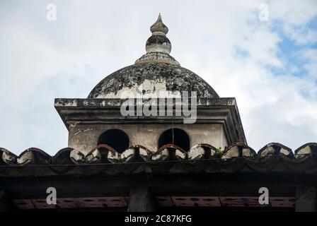 Détail Smokestack dans la maison coloniale de la Antigua Guatemala, en Amérique centrale, patrimoine espagnol, détail architectural extérieur habituellement fait de brique Banque D'Images