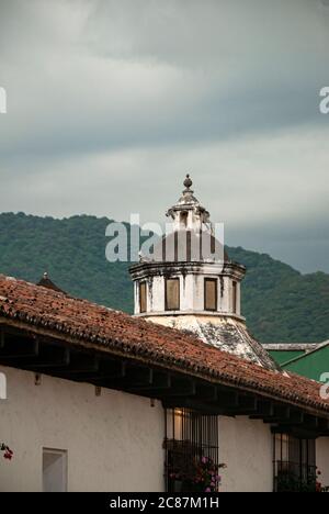 Détail Smokestack dans la maison coloniale de la Antigua Guatemala, en Amérique centrale, patrimoine espagnol, détail architectural extérieur habituellement fait de brique Banque D'Images