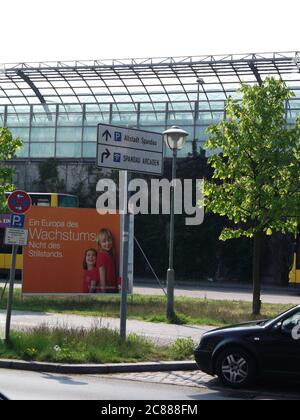 Ein Europa des Wachstums. Nicht des Stillstas, Wahlkampfplakat der SPD, Europawahl 2014, in der Seegefelder Straße vor dem Bahnhof Berlin-Spandau Banque D'Images