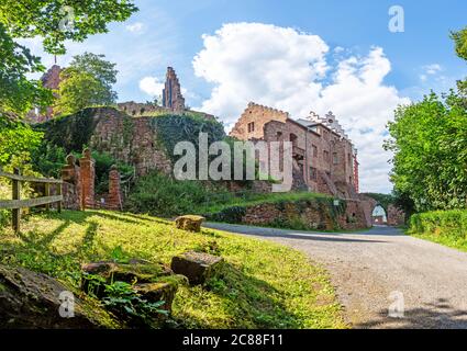 Vue panoramique du château médiéval de Miltenberg en Allemagne pendant la journée Banque D'Images