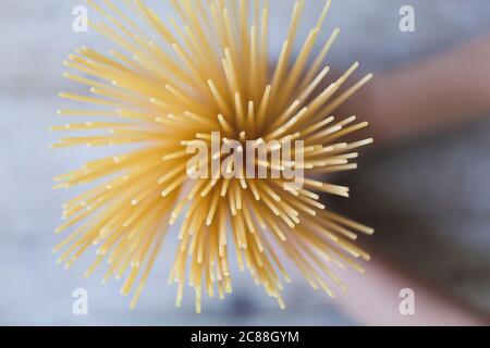 Macro de nombreuses nouilles spaghetti et nouilles aux œufs Banque D'Images