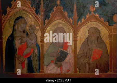 Madone et enfant avec Saint Jean l'évangéliste et Saint Antoine sous des voûtes gothiques. Fresque de triptyque doré peinte vers 1330-1350 par le peintre et architecte florentin Taddeo Gaddi (vers 1290-1366), élève de Giotto di Bondone (vers 1267-1337). Dans la chapelle médiévale Castello dei Conti Guidi (Château des Comtes Guidi) à Poppi en Toscane, Italie. Banque D'Images