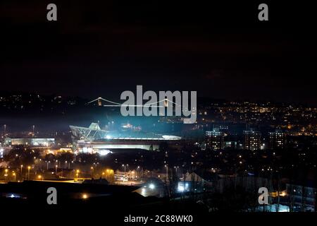 Bristol City 1 Middlesbrough 0, 16/01/2016. Ashton Gate, championnat. Une vue générale de Ashton Gate avec le pont suspendu de Clifton en arrière-plan, photographié lorsque Bristol City a pris sur les leaders du championnat Middlesbrough. Ashton Gate est située dans le sud-ouest de la ville, elle a actuellement une capacité de 16,600 sièges, en raison du réaménagement, qui augmentera à 27,000 d'ici le début de la saison 2016-17. Bristol City a gagné le jeu un but à zéro avec un gagnant de temps de blessure à tête. Photo de Simon Gill Banque D'Images