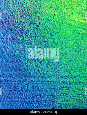 Fragment de graffitis colorés peints sur un mur. Résumé fond lumineux pour la conception. Banque D'Images